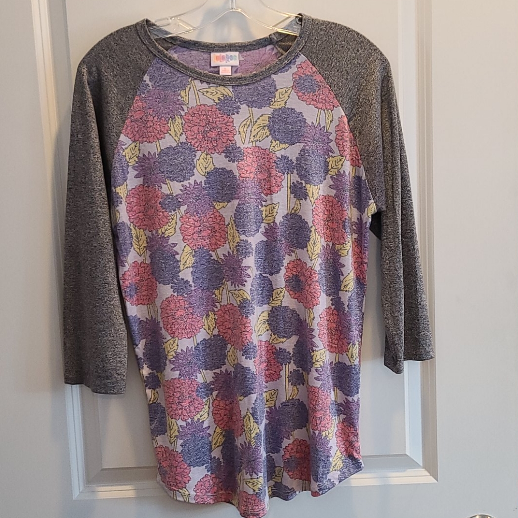 Lularoe Size Small 3/4 Length Sleeve T-Shirt